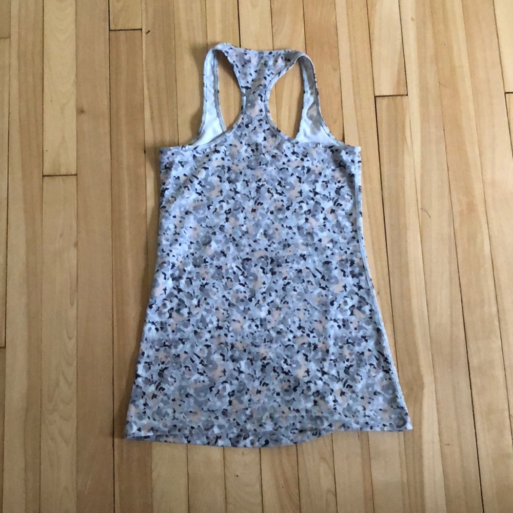 Lululemon cool racer back size 8 - Picture 2 of 3